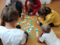 Pobyt nasich zaku v Nemecku: zaci hraji deskove hry
