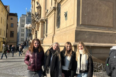 ad415868-041a-4829-bc23-58f19c64c91e