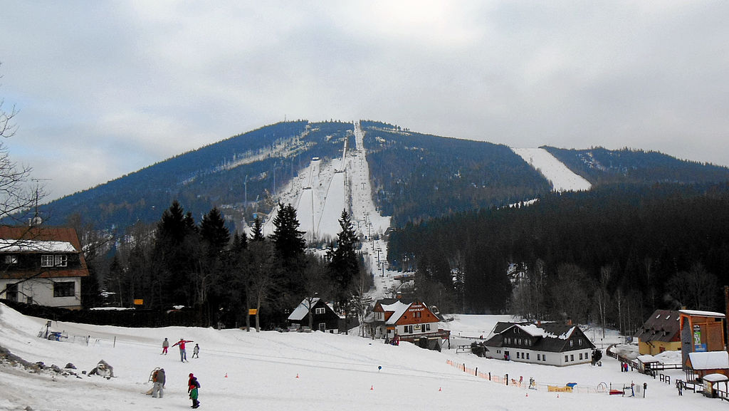 This file is licensed under the Creative Commons Attribution-Share Alike 3.0 Unported, https://commons.wikimedia.org/wiki/File:Harrachov,_Certova_hora_(3_cropped).jpg